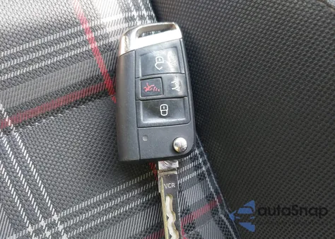 2017 Volkswagen Golf Gti Autobahn 4-Door/S 4-Door/Se 4-Door/Sport 4-Door z USA, uszkodzony, nr VIN 3VW547AU5HM050239